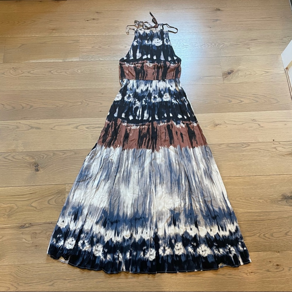 🍁 NWOT Patterned Halter Maxi Dress